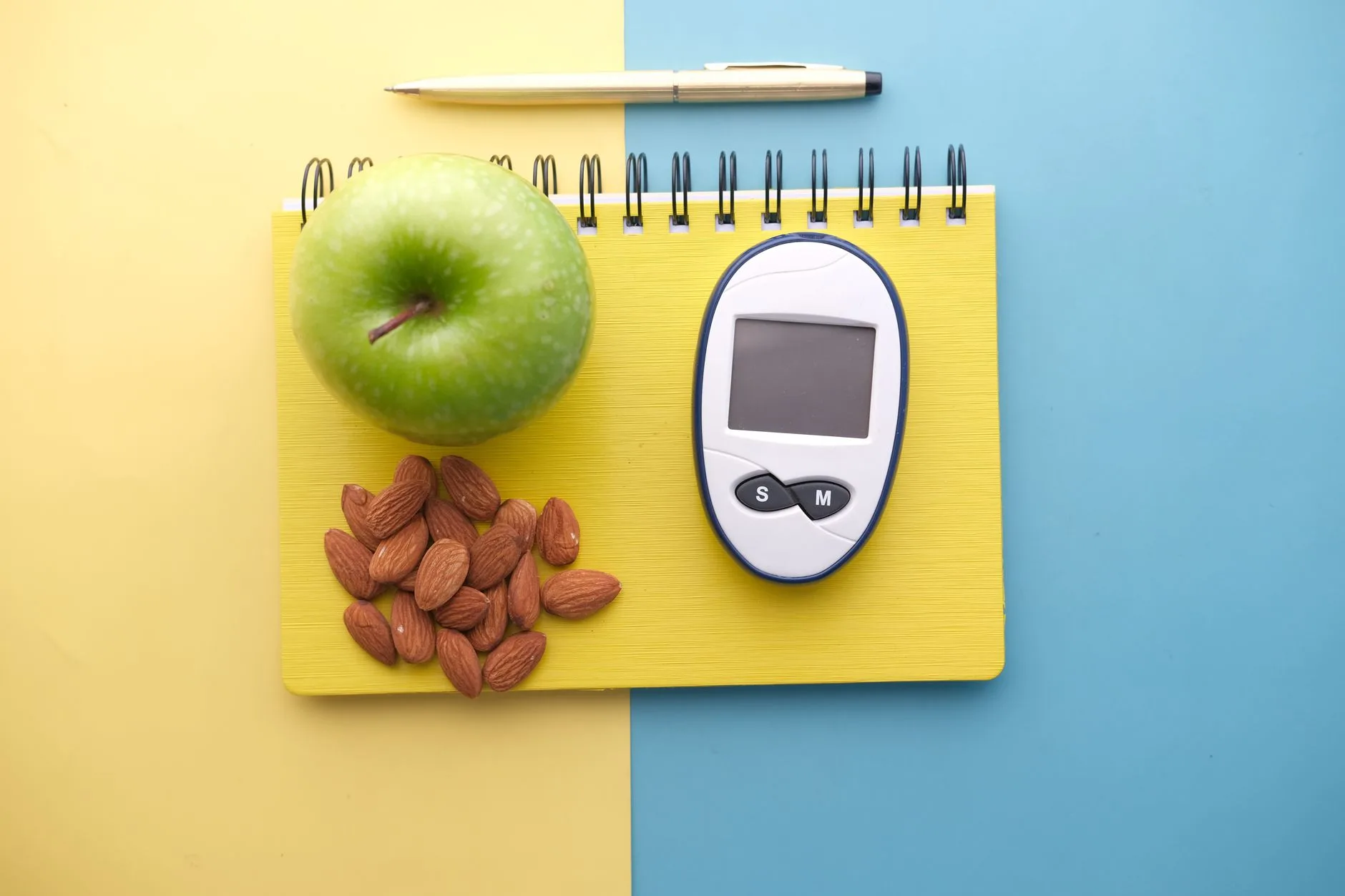 healthy vegetable plate with glucose monitor