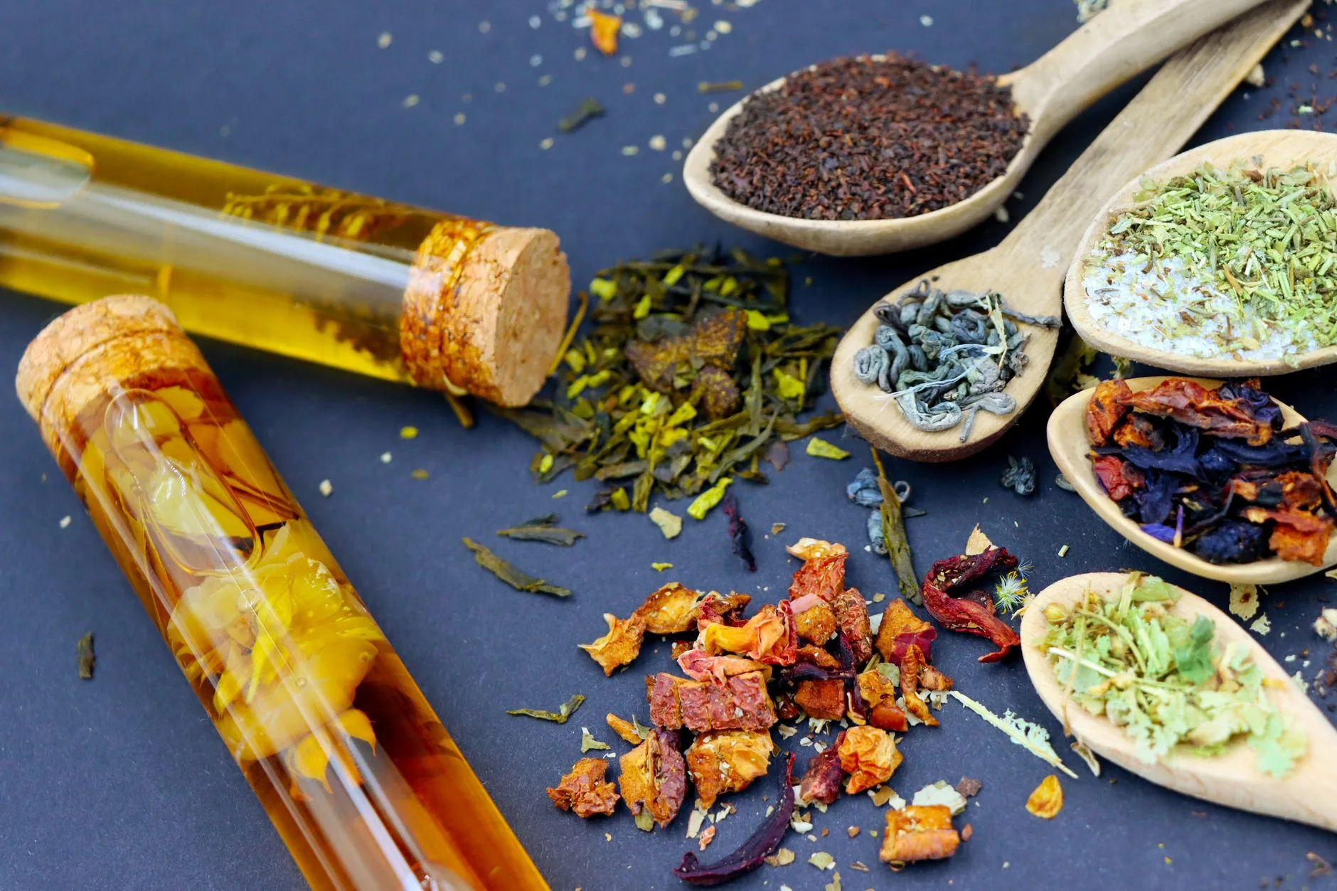 green tea leaves and metabolism boosting ingredients